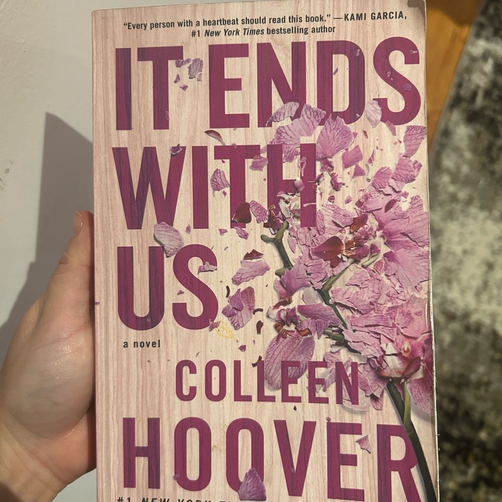 'It Ends With Us' Book - Pink Cover